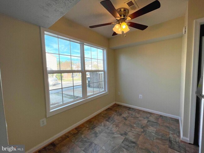 Building Photo - 46354 Columbus Dr