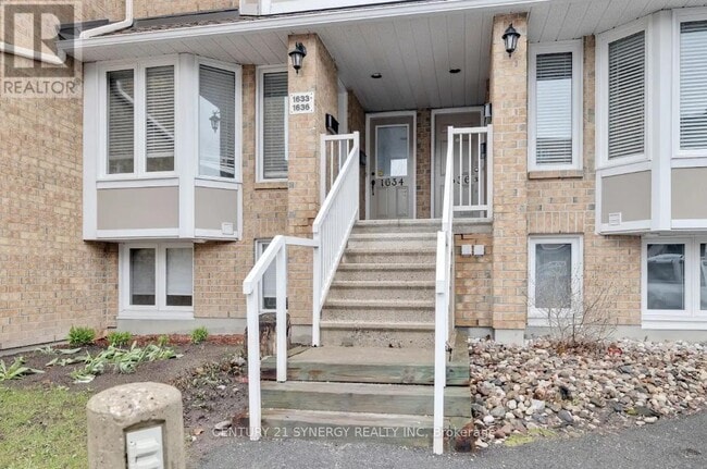 Photo du bâtiment - 1633 Locksley Ln