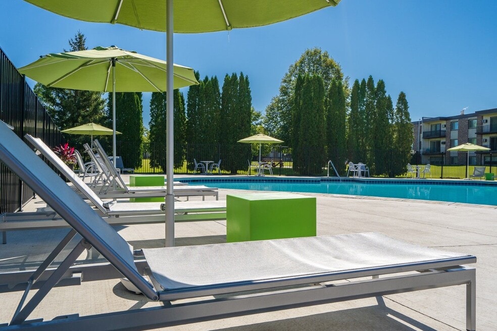 Apartments for Rent with a Swimming Pool in Birchwood Village MN - Page ... - Green Apartments With Pool Uk