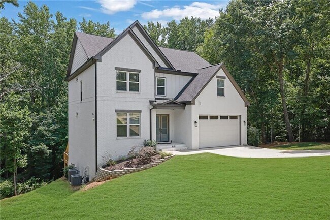 Building Photo - 6181 Shoreland Cir