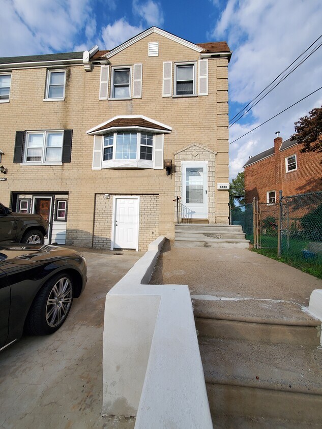 Primary Photo - 2833 Angus Rd