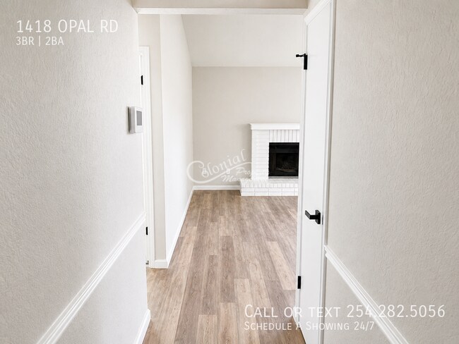 Foto del edificio - 1418 Opal Rd