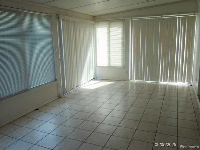 Building Photo - 38732 Monterey Dr