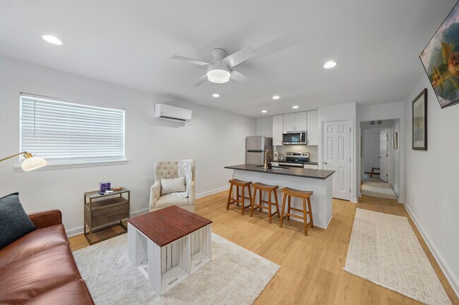 Foto del edificio - 2927 Nicholson Dr