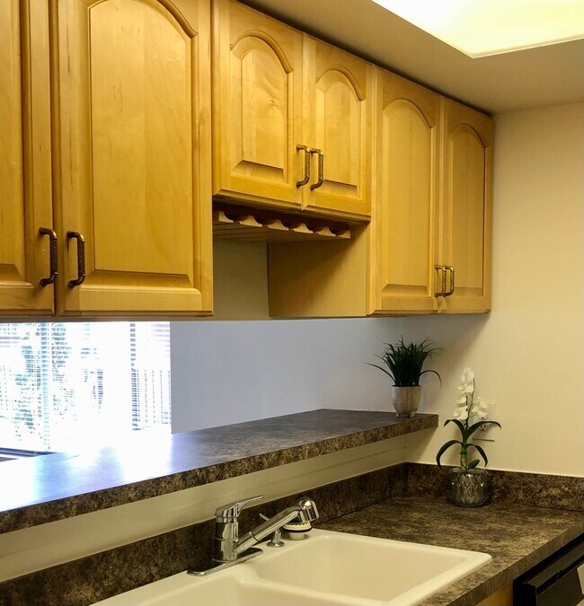 Foto del edificio - 6324 Newtown Cir