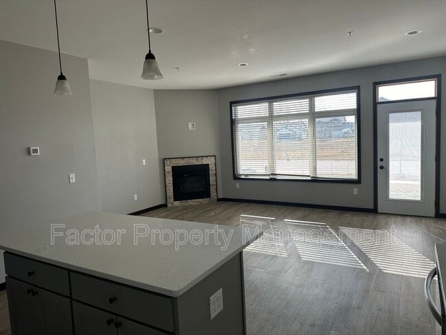 Photo - 605 Prairie Rose Trl Townhome