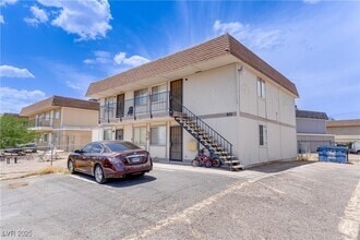 Building Photo - 805 Palo Verde Dr