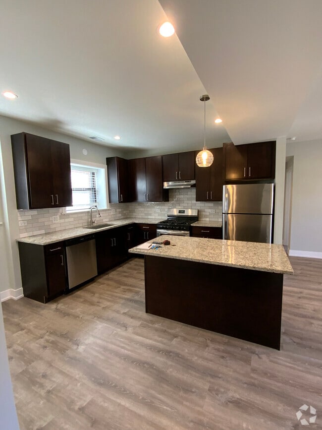 Building Photo - 1143 Maple