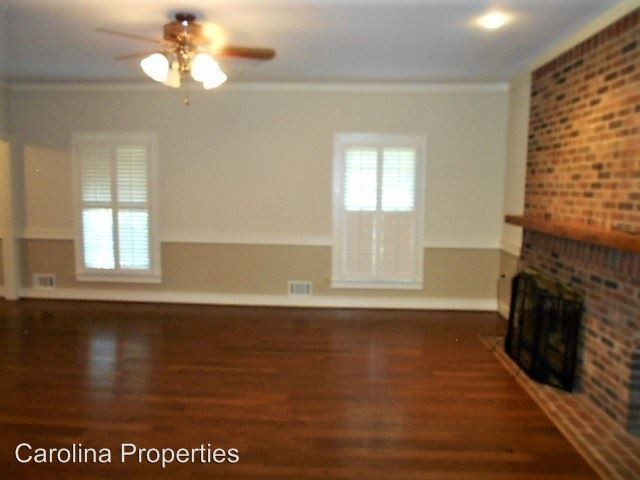 Building Photo - 633 Forest Dr