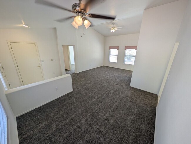 Foto del edificio - 10113 Cresent Creek Dr