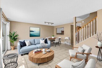 Building Photo - 3575 Caminito Carmel Landing