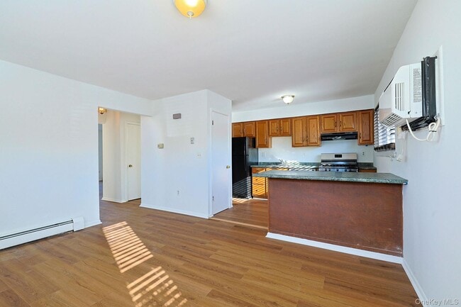 Foto del edificio - 25 Pierces Rd