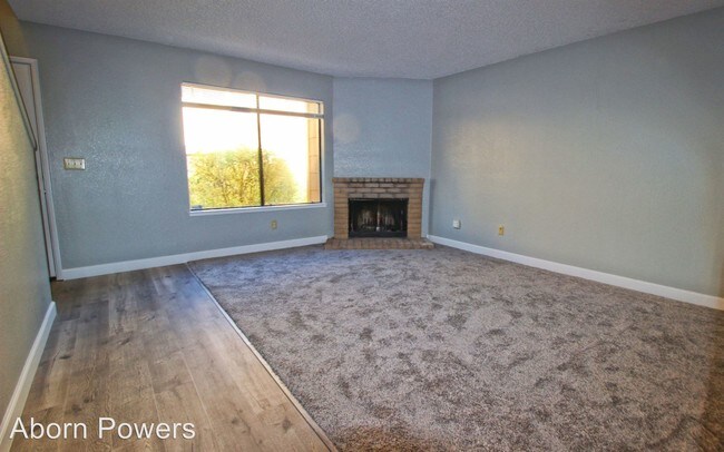 Foto del edificio - 2587 Greenwood Ln