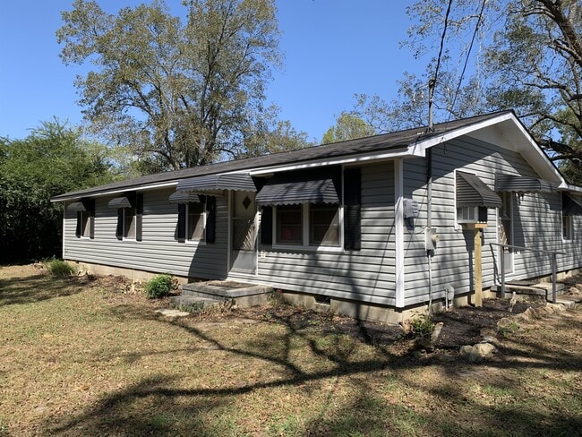 Building Photo - 206 Mc Math Mill Rd