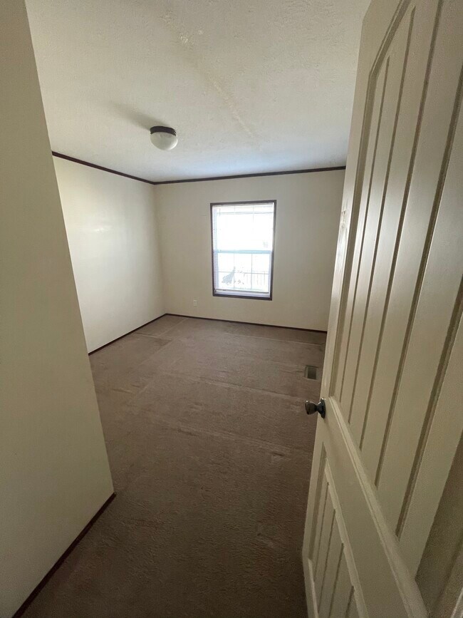 Bedroom 2 - 1913 Borman Ct