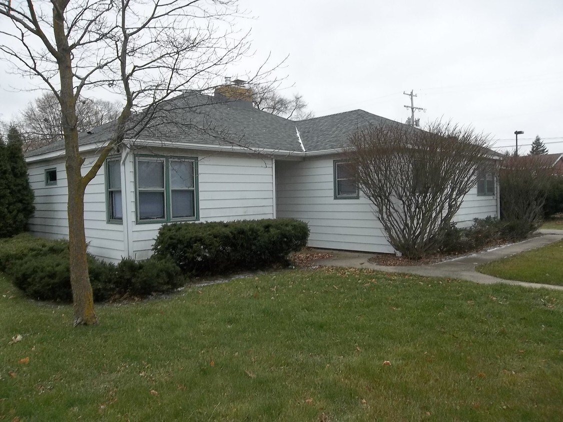 820 E Bellows St, Mount Pleasant, MI 48858 House Rental in Mount