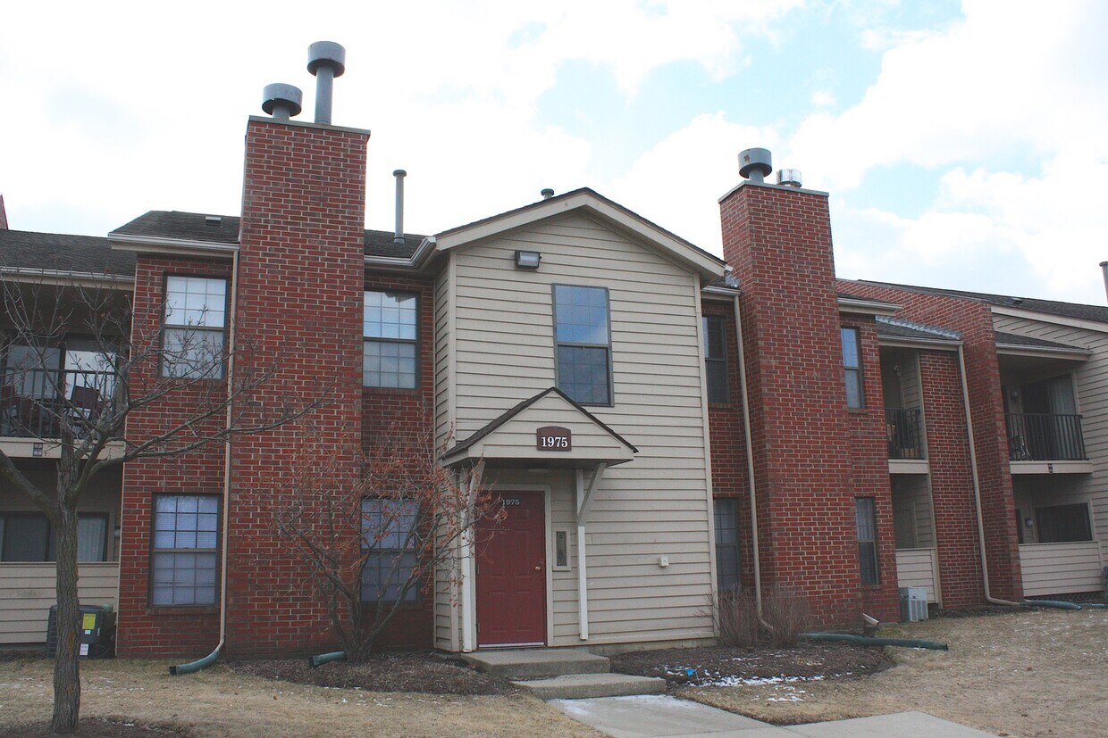 1975 N Hicks Rd Unit 205, Palatine, IL 60074 Condo for Rent in Palatine, IL