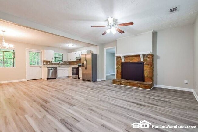 Foto del edificio - Home with Two Primary Suites - $500 off 2n...
