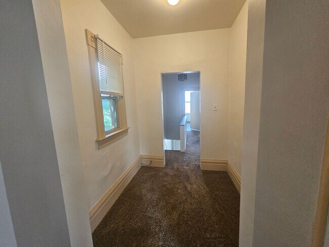 Foto del edificio - Spacious 1 bedroom with small office area ...