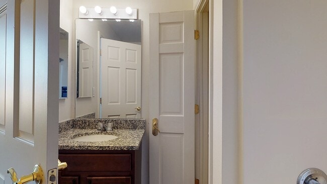 Building Photo - Boutique Apartments