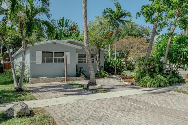 Foto del edificio - 729 NE 2nd Ct