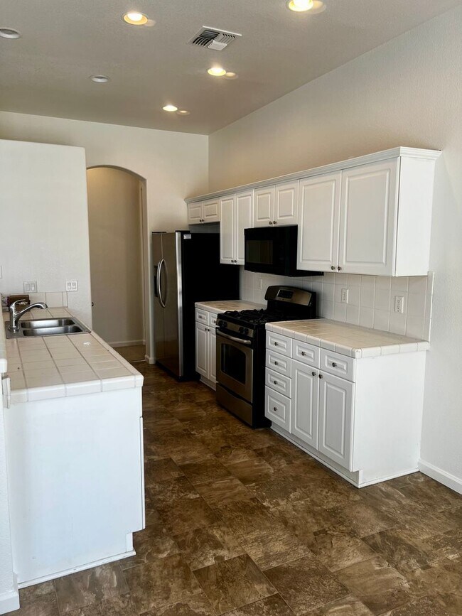 Building Photo - 1255 El Monte Ct