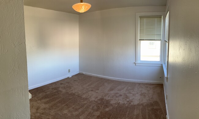 Living Room - 136 16th St