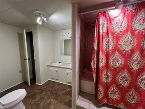 Building Photo - 806 N Oneal St