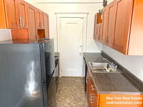 Building Photo - 231 Park Dr