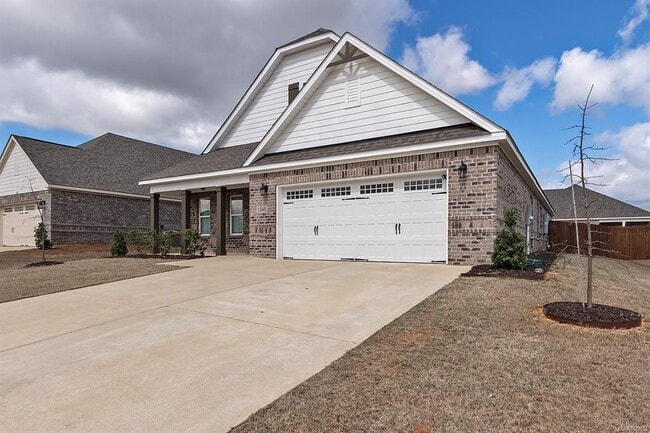 Building Photo - 1245 McClain Dr