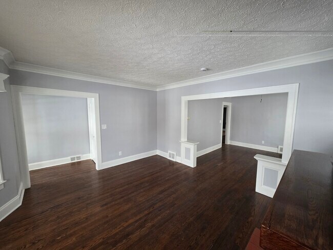 1646 Sala de estar 3 - 1646 Waterbury Rd