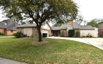 Building Photo - 15155 Diana Ln