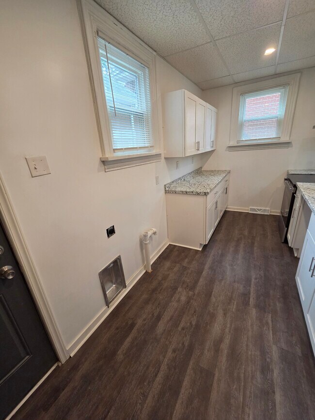 Kitchen (17.6' x 7.5') Laundry Hook Ups - 245 W Brady St