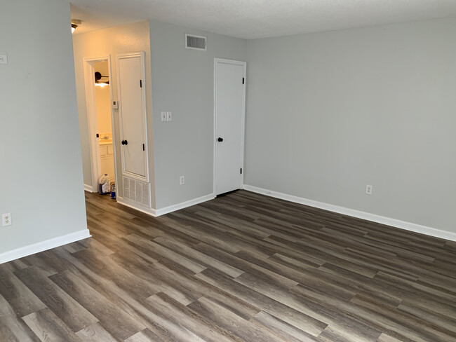 Living Room - 562 Terrace St