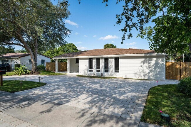 Building Photo - 234 Minola Dr