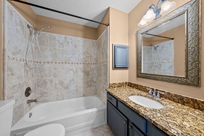 Building Photo - 6700 Carisbrooke Ln