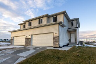 Building Photo - 12002 Edgewater Dr