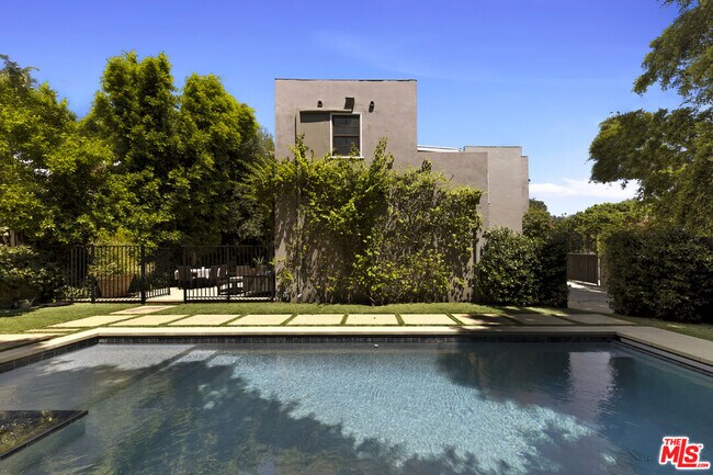 Foto del edificio - 5914 Foothill Dr