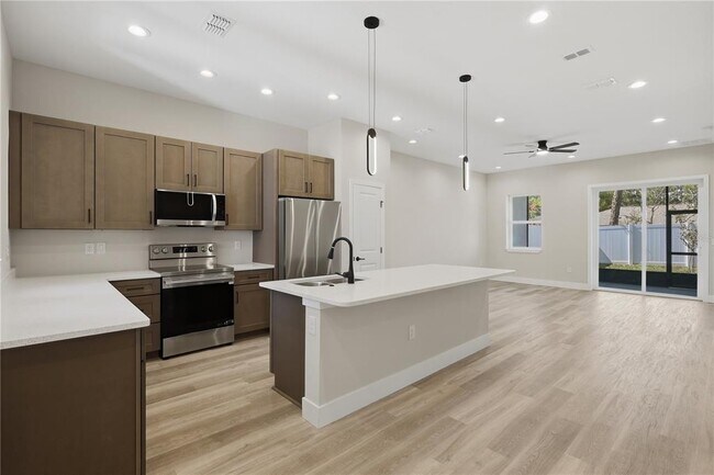 Building Photo - 4 Slator Ct