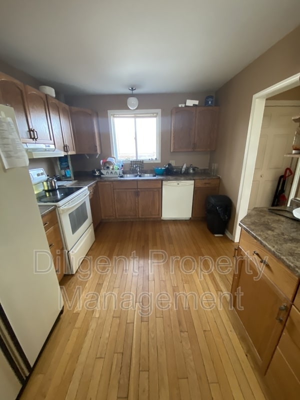 Building Photo - 641 Fortye Dr