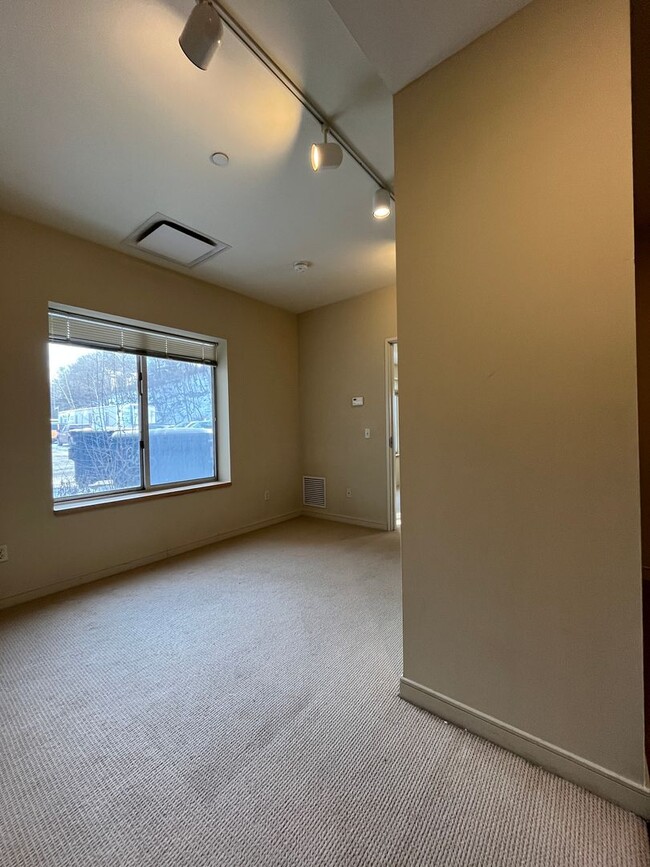 Interior Photo - Gateway Commons