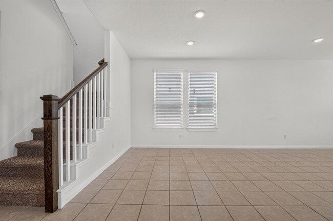 Building Photo - 221 Sand Lily Ln