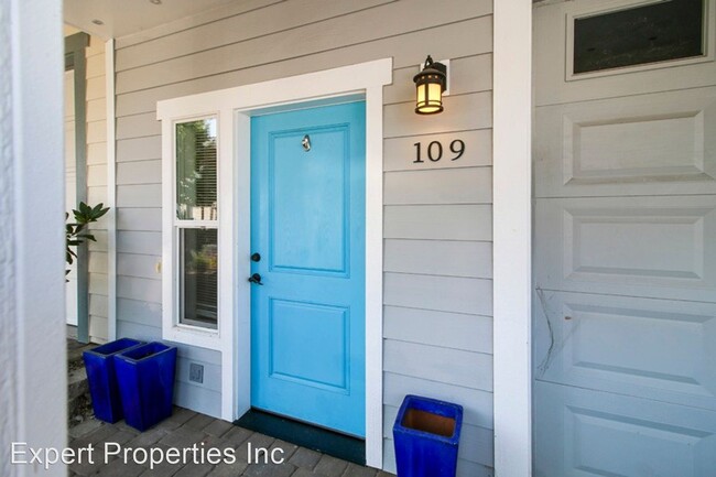 Building Photo - 2 br, 2.5 bath House - 109 McCully