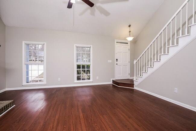 Building Photo - 2805 Fernhurst Ct