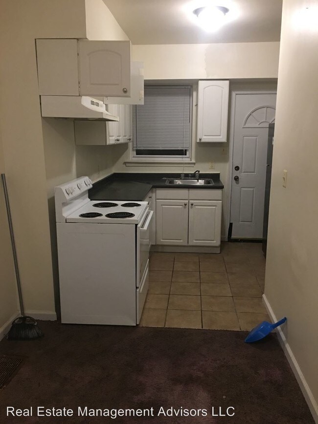 Building Photo - 2 br, 1 bath House - 417 E Rittenhouse St