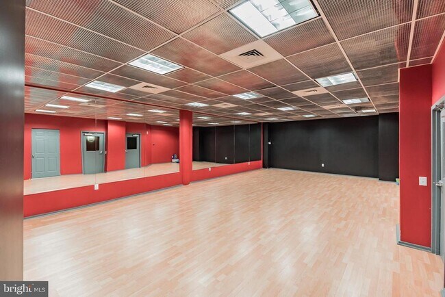 Foto del edificio - 640 BROAD St