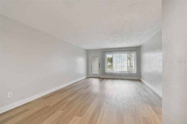 Building Photo - 2433 Brazilia Dr