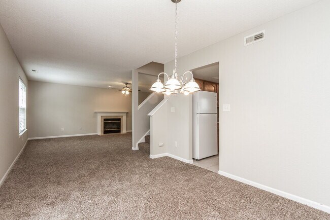 Foto del edificio - 5963 Liverpool Ln