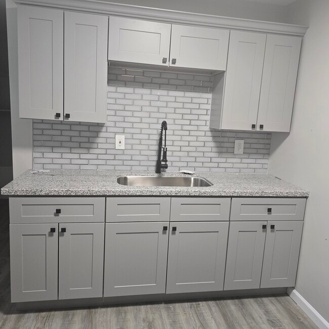Kitchen - 994 Nilles Rd