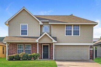 Building Photo - 2923 St Bernard Dr